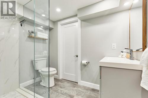 64 Bradley Boulevard, Clarington, ON - Indoor Photo Showing Bathroom