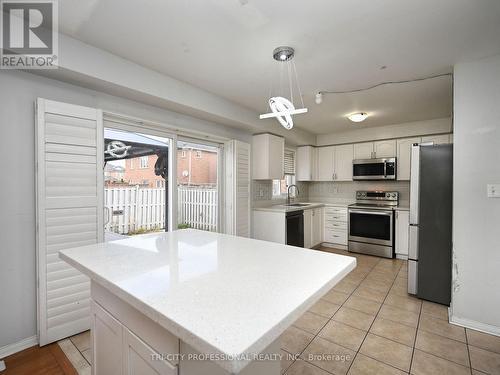 44 Conklin Drive, Brampton, ON - Indoor Photo Showing Kitchen