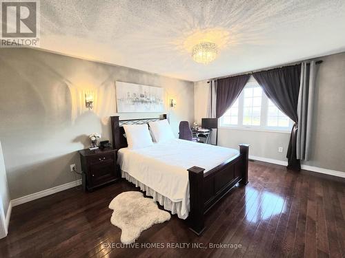 46 Versailles Crescent, Brampton, ON - Indoor Photo Showing Bedroom