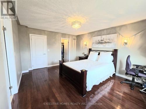 46 Versailles Crescent, Brampton, ON - Indoor Photo Showing Bedroom