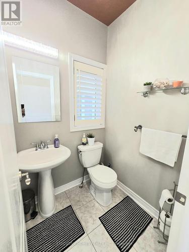 46 Versailles Crescent, Brampton, ON - Indoor Photo Showing Bathroom