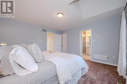 7 - 2105 Berwick Drive, Burlington, ON - Indoor Photo Showing Bedroom