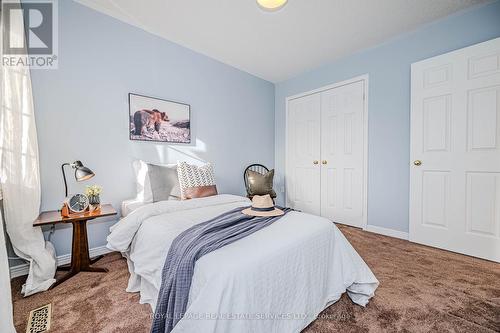 7 - 2105 Berwick Drive, Burlington, ON - Indoor Photo Showing Bedroom