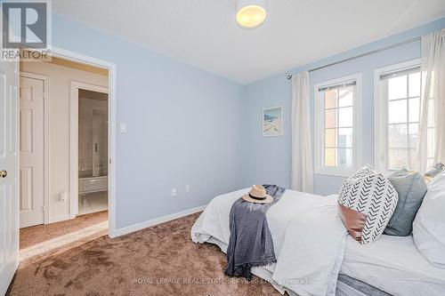 7 - 2105 Berwick Drive, Burlington, ON - Indoor Photo Showing Bedroom