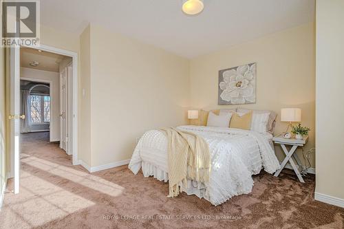 7 - 2105 Berwick Drive, Burlington, ON - Indoor Photo Showing Bedroom