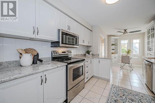 7 - 2105 Berwick Drive, Burlington, ON - Indoor Photo Showing Kitchen