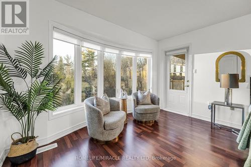 162 Leadership Drive, Brampton, ON - Indoor Photo Showing Living Room