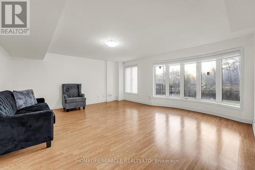 162 Leadership Drive, Brampton, ON - Indoor Photo Showing Living Room