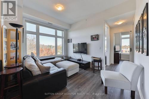 418 - 457 Plains Road E, Burlington, ON - Indoor Photo Showing Living Room