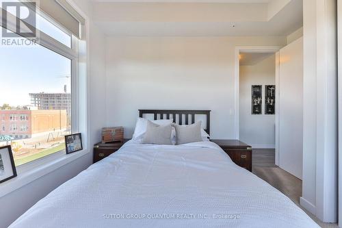 418 - 457 Plains Road E, Burlington, ON - Indoor Photo Showing Bedroom