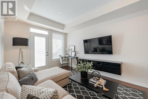 105 - 54 Sky Harbour Drive, Brampton, ON - Indoor Photo Showing Living Room