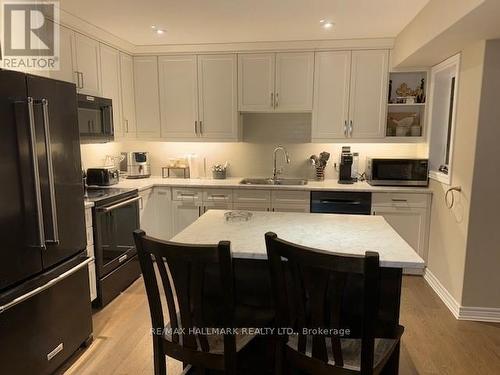 103 Winterton Court, Orangeville, ON - Indoor Photo Showing Kitchen With Double Sink