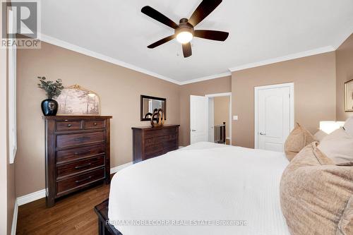 8 - 275 Van Dusen Boulevard, Toronto, ON - Indoor Photo Showing Bedroom