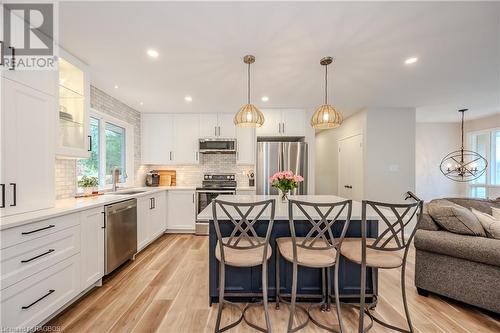 556 Sprucehill Avenue, Waterloo, ON - Indoor Photo Showing Kitchen With Upgraded Kitchen