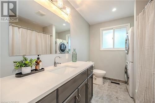 556 Sprucehill Avenue, Waterloo, ON - Indoor Photo Showing Bathroom