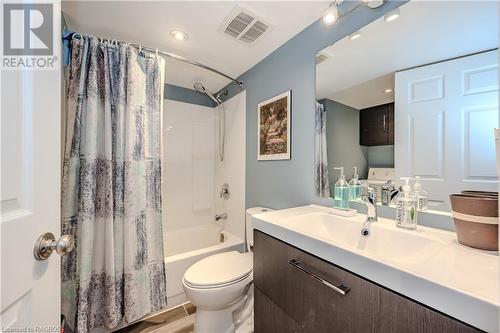 556 Sprucehill Avenue, Waterloo, ON - Indoor Photo Showing Bathroom