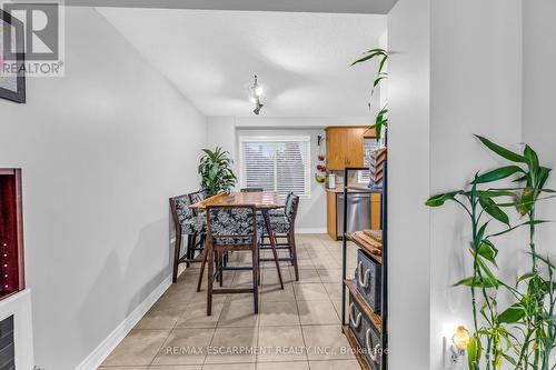 11 Westlake Lane, St. Catharines, ON - Indoor Photo Showing Dining Room