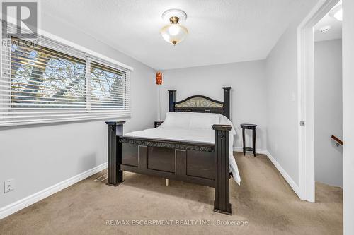 11 Westlake Lane, St. Catharines, ON - Indoor Photo Showing Bedroom