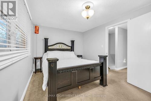 11 Westlake Lane, St. Catharines, ON - Indoor Photo Showing Bedroom