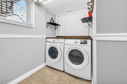 11 Westlake Lane, St. Catharines, ON - Indoor Photo Showing Laundry Room