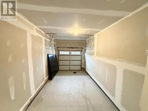 176 Eastbridge Avenue, Welland, ON - Indoor Photo Showing Garage