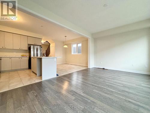 176 Eastbridge Avenue, Welland, ON - Indoor Photo Showing Kitchen