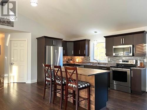 25 Millichamp Street, Markstay-Warren, ON - Indoor Photo Showing Kitchen With Upgraded Kitchen