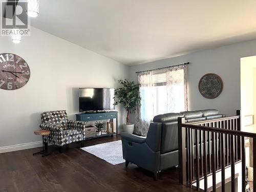 25 Millichamp Street, Markstay-Warren, ON - Indoor Photo Showing Living Room