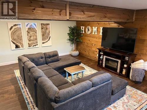 25 Millichamp Street, Markstay-Warren, ON - Indoor Photo Showing Living Room