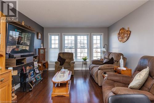 563 Galt Street, North Bay, ON - Indoor Photo Showing Living Room