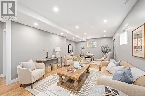 85 Ridge Street, Strathroy-Caradoc (Sw), ON - Indoor Photo Showing Living Room