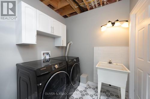 85 Ridge Street, Strathroy-Caradoc (Sw), ON - Indoor Photo Showing Laundry Room