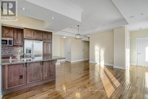 4703 - 35 Balmuto Street, Toronto, ON - Indoor Photo Showing Kitchen