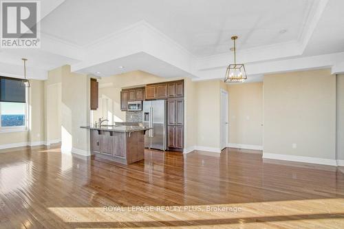 4703 - 35 Balmuto Street, Toronto, ON - Indoor Photo Showing Kitchen