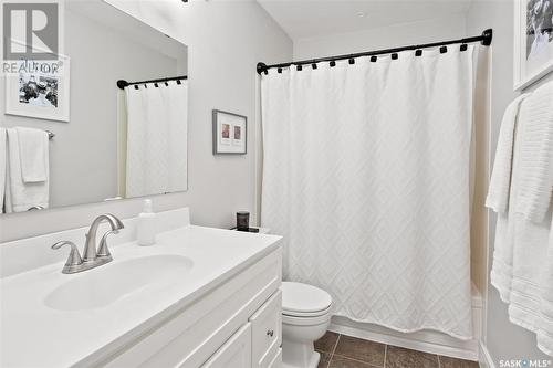 19 Cantlon Crescent, Saskatoon, SK - Indoor Photo Showing Bathroom