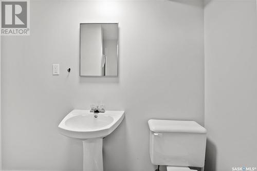 19 Cantlon Crescent, Saskatoon, SK - Indoor Photo Showing Bathroom