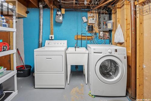 19 Cantlon Crescent, Saskatoon, SK - Indoor Photo Showing Laundry Room