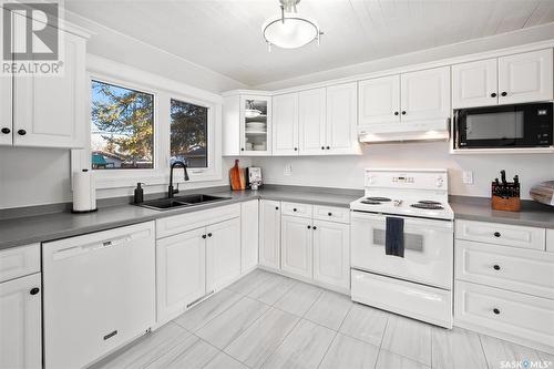 19 Cantlon Crescent, Saskatoon, SK - Indoor Photo Showing Kitchen With Double Sink