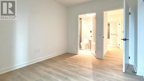 605 - 127 Broadway Avenue, Toronto, ON - Indoor Photo Showing Other Room