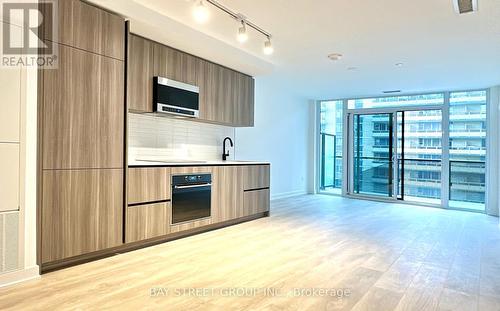 605 - 127 Broadway Avenue, Toronto, ON - Indoor