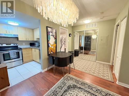 621 - 96 Strachan Avenue, Toronto, ON - Indoor Photo Showing Kitchen