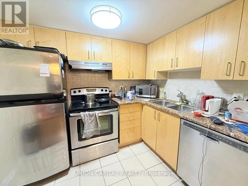 621 - 96 Strachan Avenue, Toronto, ON - Indoor Photo Showing Kitchen With Stainless Steel Kitchen