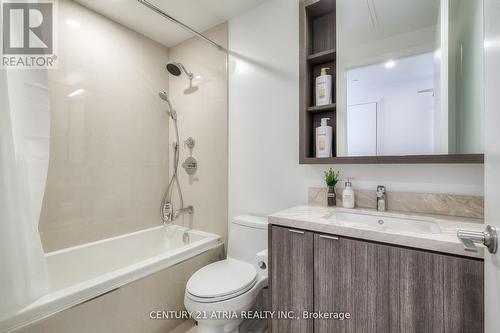 1510 - 125 Blue Jays Way, Toronto, ON - Indoor Photo Showing Bathroom