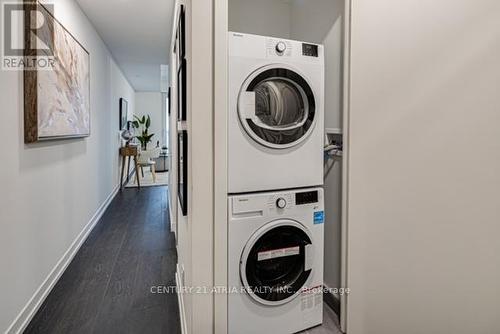 1707 - 2020 Bathurst Street, Toronto, ON - Indoor Photo Showing Laundry Room