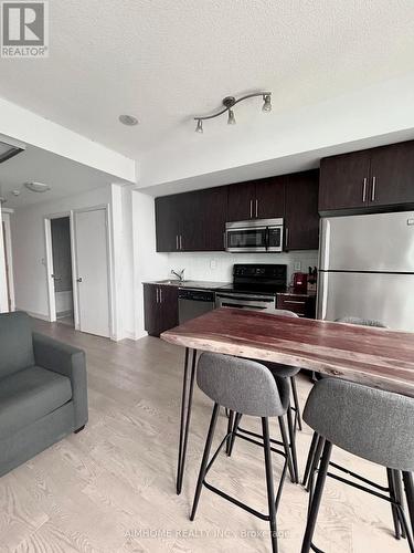 4204 - 65 Bremner Boulevard, Toronto, ON - Indoor Photo Showing Kitchen