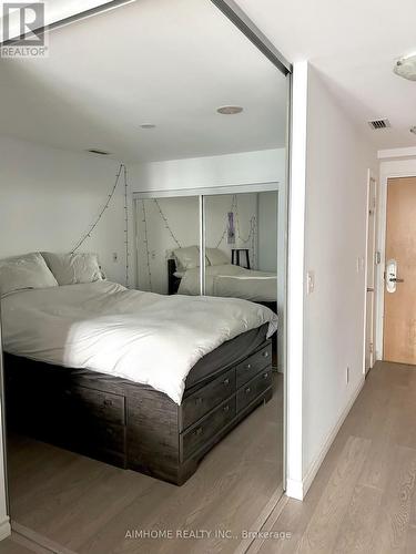 4204 - 65 Bremner Boulevard, Toronto, ON - Indoor Photo Showing Bedroom