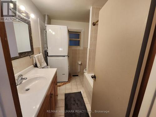 390 Gibbons Street, Oshawa, ON - Indoor Photo Showing Bathroom