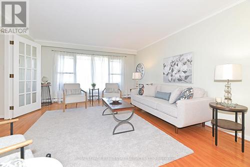 736 West Shore Boulevard, Pickering, ON - Indoor Photo Showing Living Room