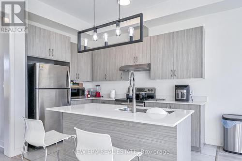 179 Carpaccio Avenue, Vaughan, ON - Indoor Photo Showing Kitchen