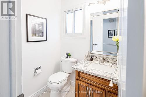 15 Dewitt Court, Markham, ON - Indoor Photo Showing Bathroom